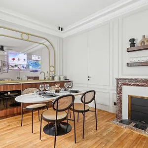 Interior Design - 6p-2br - Tour Eiffel Apartment Paris